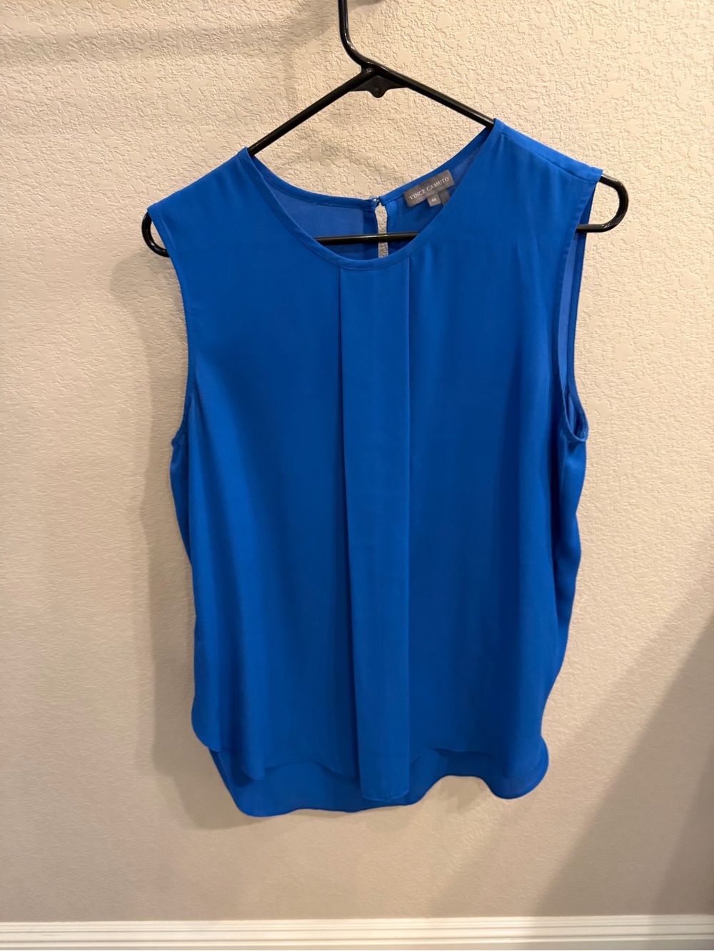 Vince Camuto Sleeveless Pleated Front Camisole in Blue